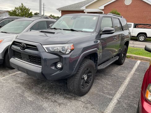 Used 2024 Toyota 4Runner TRD Off-Road Premium w/ Moonroof Package AWD/4WD image 4
