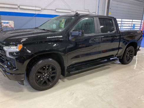 Used 2023 Chevrolet Silverado 1500 RST AWD/4WD image 4