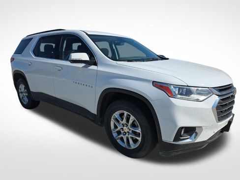 Used 2020 Chevrolet Traverse LT image 17