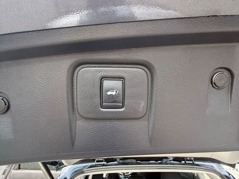 Used 2019 Nissan Murano SV image 38