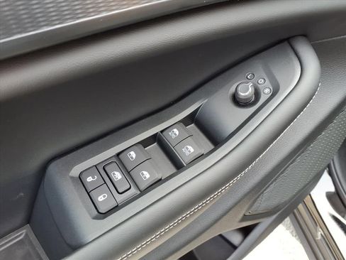 New 2025 Jeep Grand Cherokee L Laredo image 11