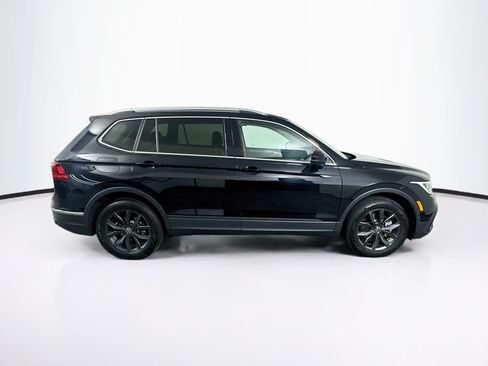 Used 2023 Volkswagen Tiguan SE FWD image 10