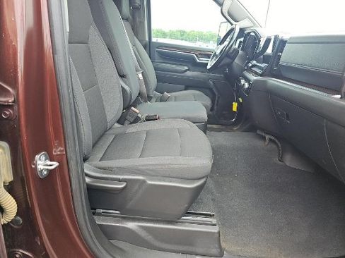 Used 2024 GMC Sierra 2500 SLE AWD/4WD image 13