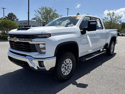 Used 2025 Chevrolet Silverado 2500 LT w/ Convenience Package AWD/4WD image 7