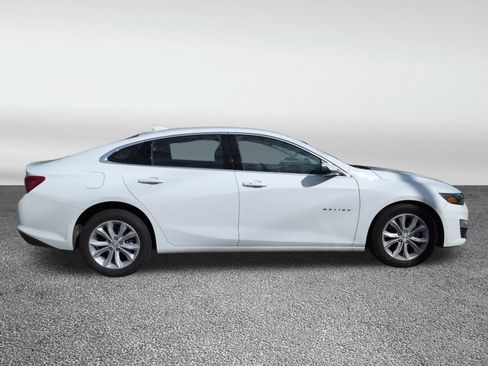 Used 2025 Chevrolet Malibu LT image 2