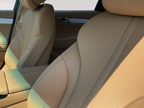 Used 2027 Genesis G80 2.5T AWD/4WD image 17