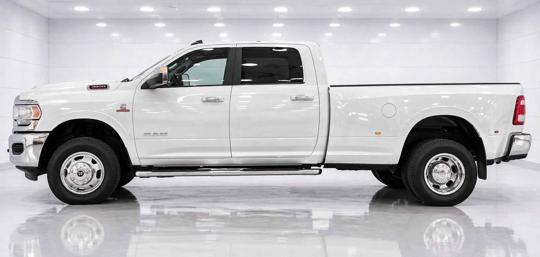 Used 2022 RAM 3500 Big Horn AWD/4WD image 2