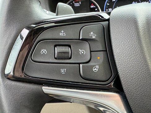 Used 2023 Buick Enclave Avenir w/ Avenir Technology Package image 18