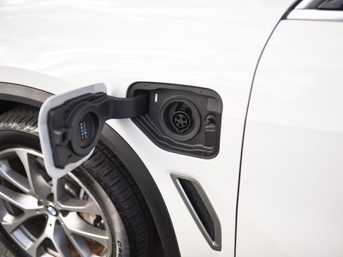 Used 2021 BMW X5 xDrive45e w/ Premium Package 3 image 7