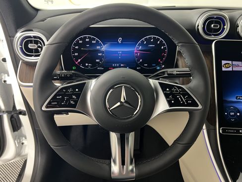 Used 2026 Mercedes-Benz GLC 300 4MATIC image 27