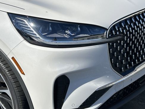 Used 2025 Lincoln Aviator Reserve w/ Illumination Package image 10