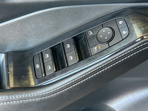 Used 2024 Nissan Rogue SV FWD image 13