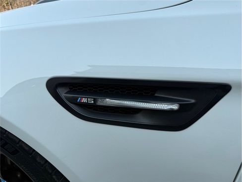 Used 2015 BMW M5 RWD image 48