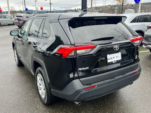 Used 2024 Toyota RAV4 LE image 9