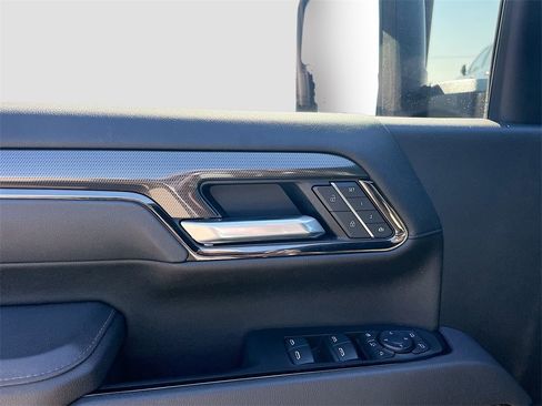 Used 2025 GMC Sierra 2500 AT4 w/ AT4 Premium Plus Package image 9