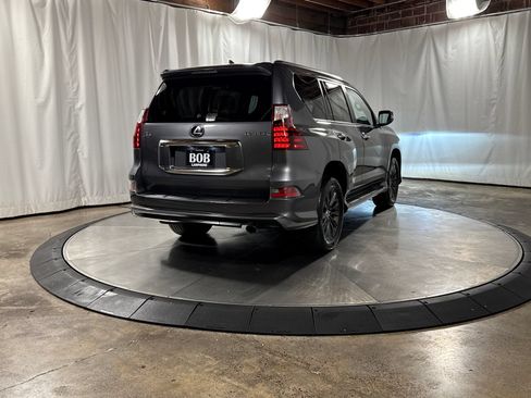 Used 2021 Lexus GX 460 Premium w/ Accessory Package AWD/4WD image 8