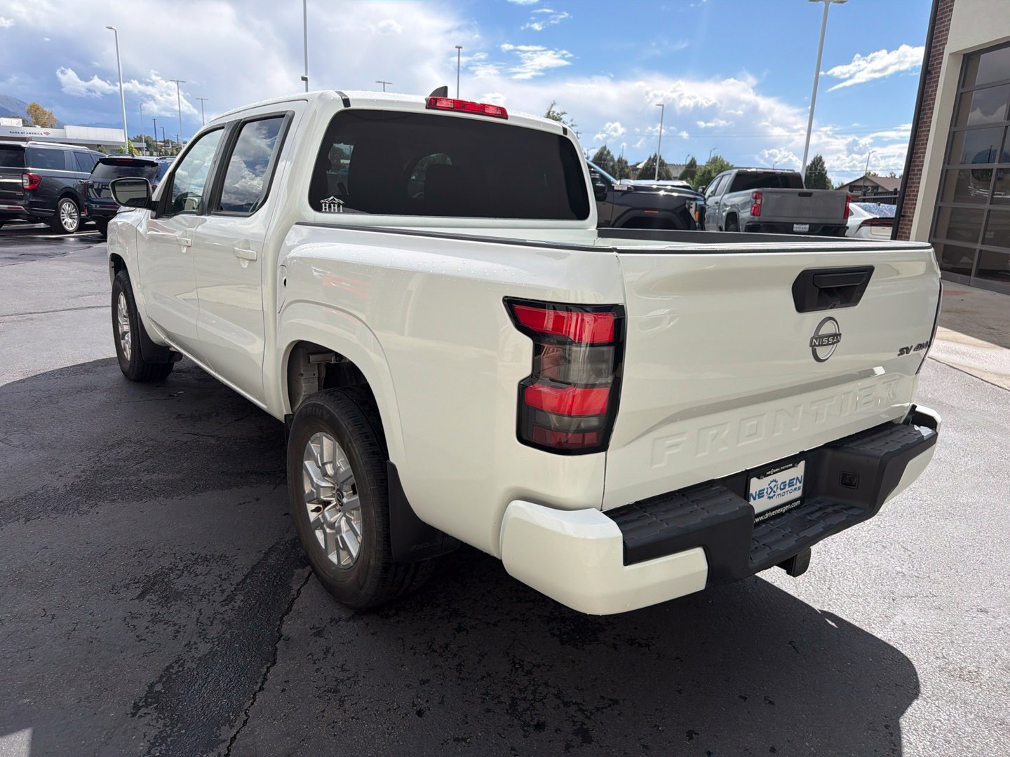 Used 2022 Nissan Frontier SV AWD/4WD image 14