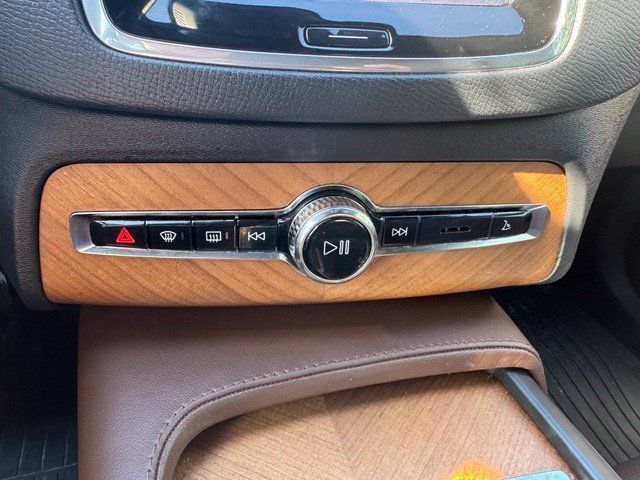 Used 2024 Volvo XC90 B5 Plus w/ Protection Package Premier AWD/4WD image 21