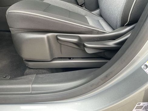 Used 2025 Chevrolet TrailBlazer LT FWD image 16