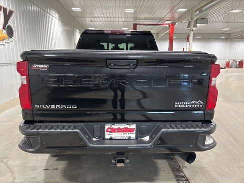 Used 2023 Chevrolet Silverado 2500 High Country image 8