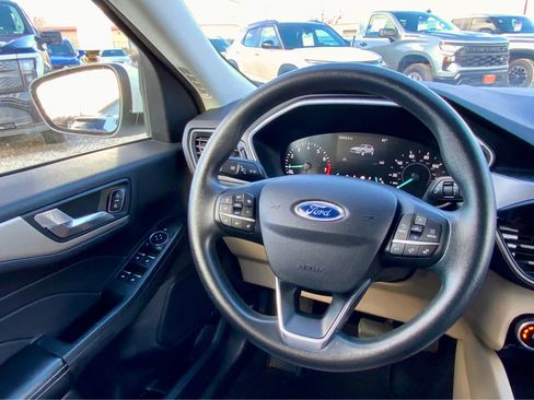 Used 2021 Ford Escape SE image 37