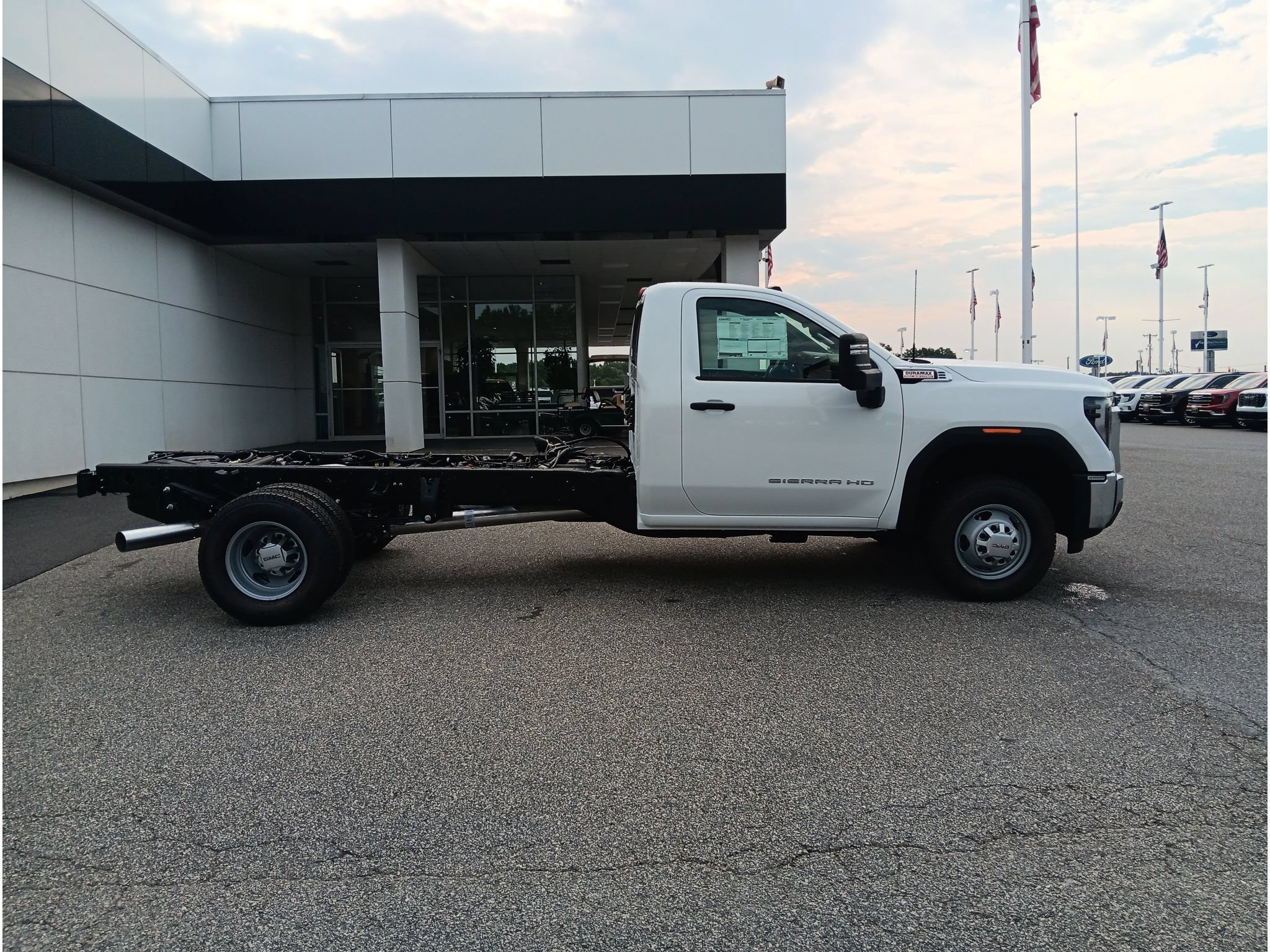 New 2026 GMC Sierra 3500 Pro w/ Convenience Package AWD/4WD image 6