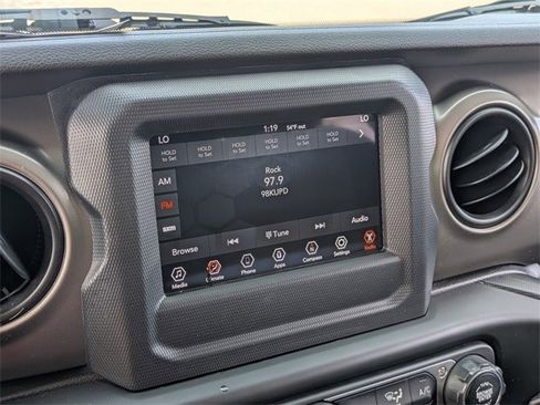 Used 2020 Jeep Wrangler Unlimited Sport image 22