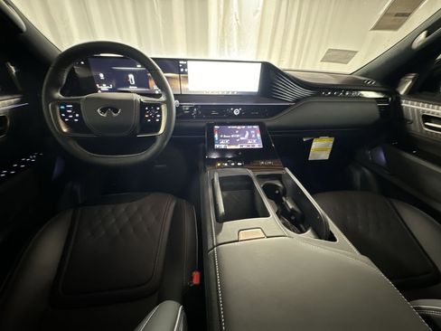 Used 2025 INFINITI QX80 Autograph w/ Premium Cargo Package image 4