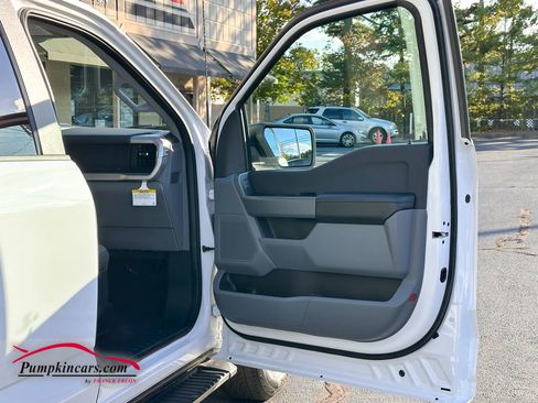 Used 2023 Ford F150 XLT w/ Trailer Tow Package image 19