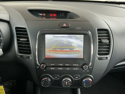 Used 2017 Kia Forte S image 10