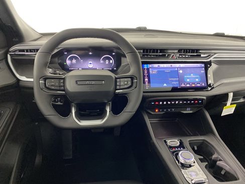 New 2026 Jeep Cherokee Overland image 44