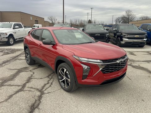 New 2026 Chevrolet Trax RS image 3