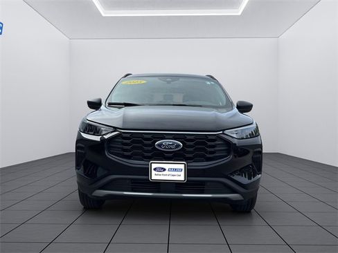 Used 2025 Ford Escape ST-Line w/ Cold Weather Package image 1