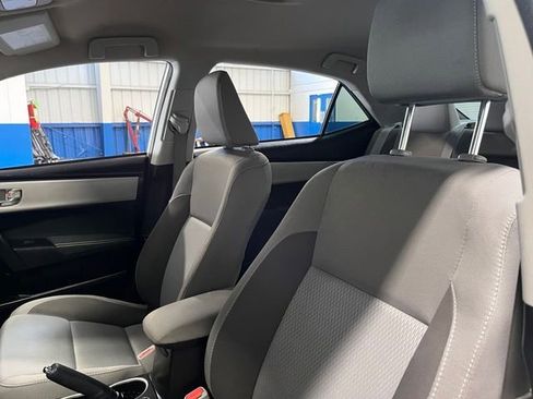Used 2017 Toyota Corolla LE w/ Carpet Mat Package (TMS) FWD image 23