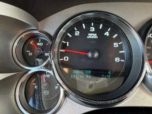 Used 2010 GMC Sierra 1500 SLE w/ Texas Edition image 25