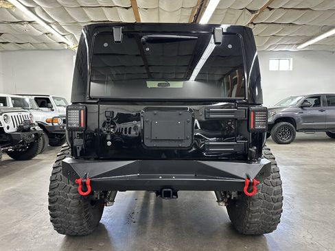 Used 2016 Jeep Wrangler Unlimited Rubicon AWD/4WD image 4