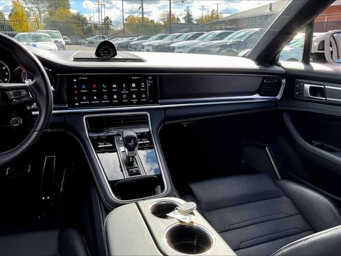 Used 2022 Porsche Panamera Turbo S image 7
