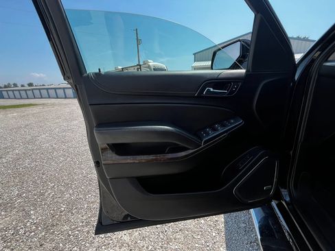 Used 2019 Chevrolet Suburban LT w/ LT Signature Package AWD/4WD image 15