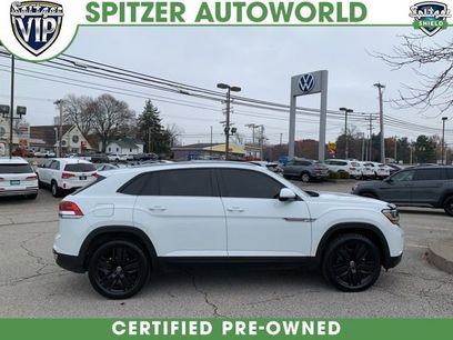 Certified 2022 Volkswagen Atlas Cross Sport SE w/ Panoramic Sunroof Package