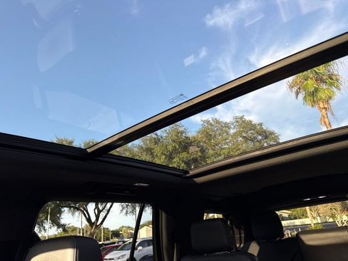 Used 2022 Chevrolet Tahoe LT w/ Luxury Package RWD image 1