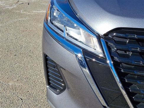 Used 2024 Nissan Kicks S image 10