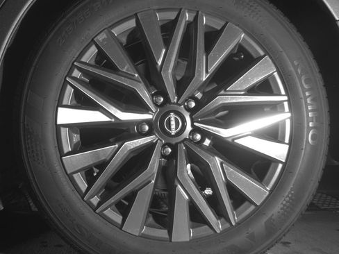 Used 2025 Nissan Altima 2.5 SV image 14