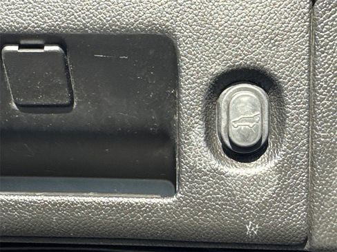 Used 2019 Chevrolet Tahoe Premier image 20