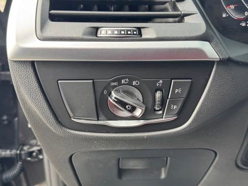 Certified 2025 BMW X4 xDrive30i w/ Premium Package image 16