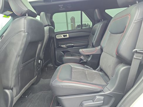 Used 2023 Ford Explorer ST-Line w/ Class IV Trailer Tow Package image 17