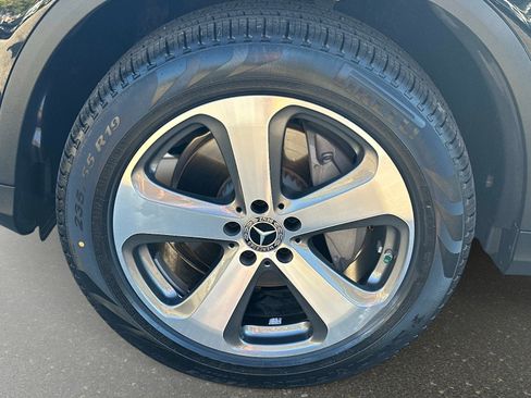 Used 2019 Mercedes-Benz GLC 300 image 10