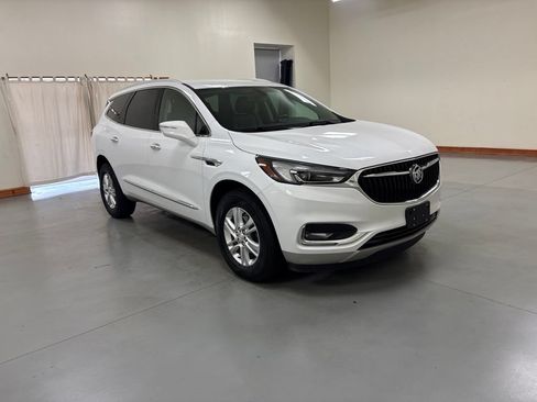 Used 2021 Buick Enclave Essence w/ Sound and Sites Package FWD image 2