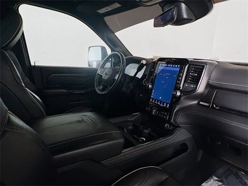 Used 2024 RAM 2500 Limited image 10