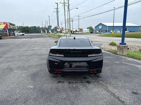 Used 2016 Chevrolet Camaro SS RWD image 4