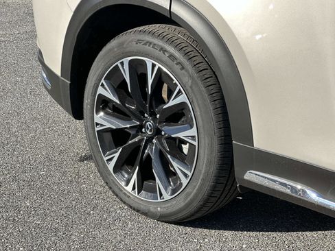 Used 2024 MAZDA CX-90 Plug-In Hybrid w/ Premium Pkg image 12